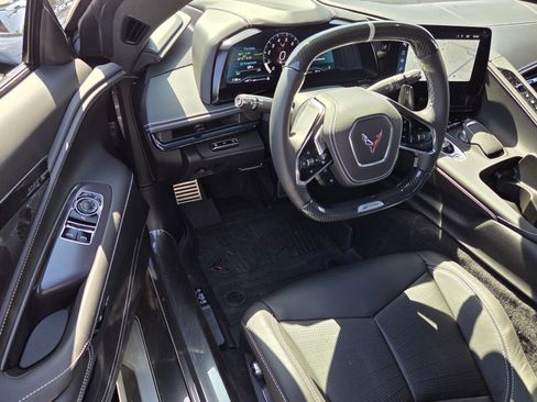 Used 2025 Chevrolet Corvette Z06 RWD image 11