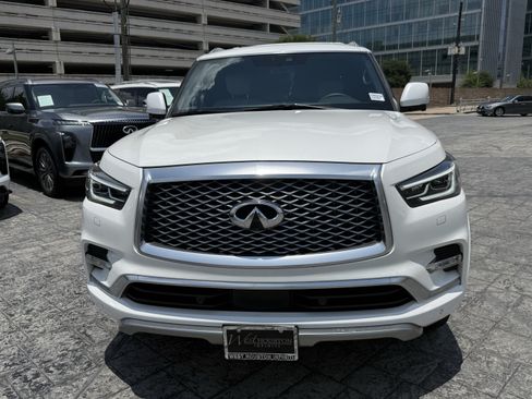 Used 2020 INFINITI QX80 Limited w/ All-Season Package AWD/4WD image 2