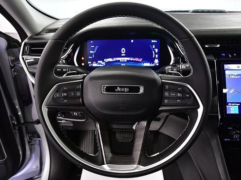 Used 2023 Jeep Grand Cherokee 4WD 4xe w/ Luxury Tech Group II image 17