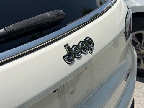 Used 2020 Jeep Compass Latitude w/ Safety & Security Group FWD image 8