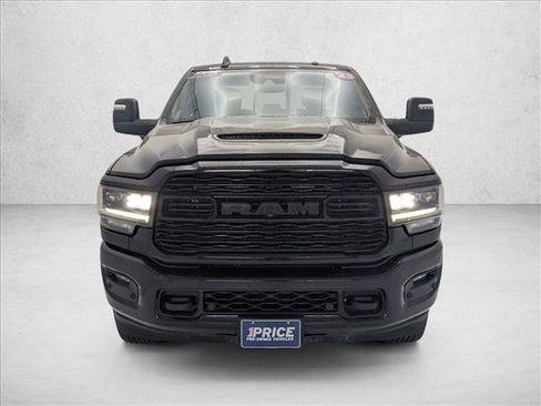 Used 2023 RAM 2500 Limited AWD/4WD image 2