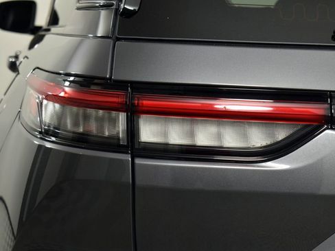 Used 2024 Jeep Grand Cherokee Altitude image 21