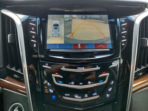 Used 2019 Cadillac Escalade ESV Luxury AWD/4WD image 32