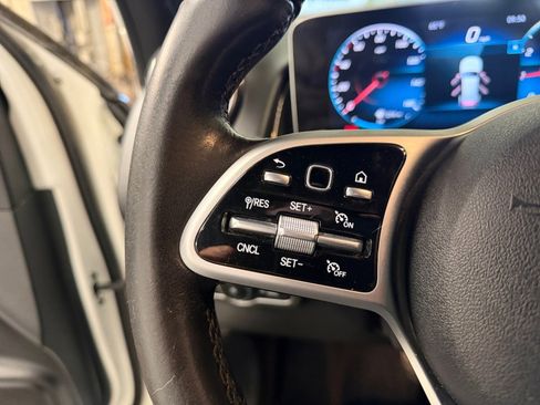 Used 2020 Mercedes-Benz GLB 250 4MATIC image 23