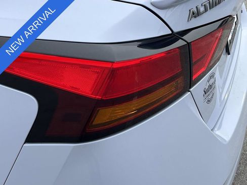 Used 2023 Nissan Altima 2.0 SR image 10