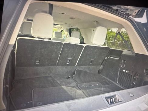 Used 2025 Ford Expedition Max Platinum w/ Driver's Package AWD/4WD image 7