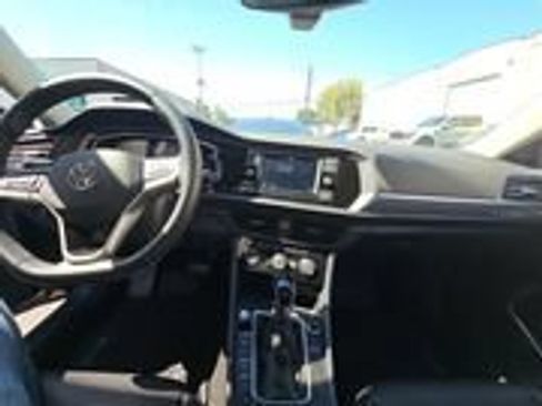 Used 2023 Volkswagen Jetta SE FWD image 7