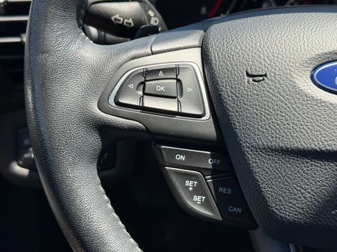 Used 2017 Ford Escape SE w/ Equipment Group 201A AWD/4WD image 18