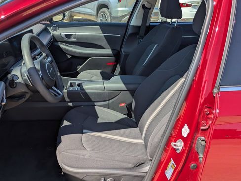 Used 2025 Hyundai Sonata SEL FWD image 4