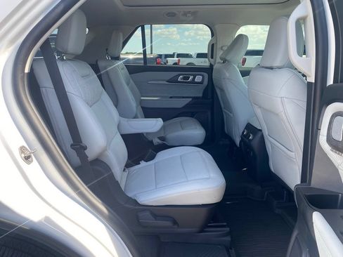 Used 2025 Ford Explorer Platinum w/ Ultimate Package AWD/4WD image 14