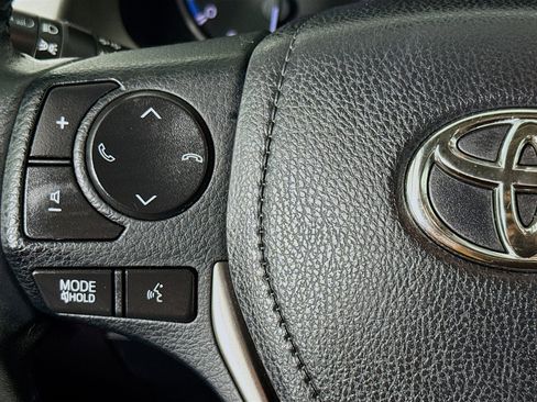Used 2018 Toyota RAV4 XLE FWD image 13