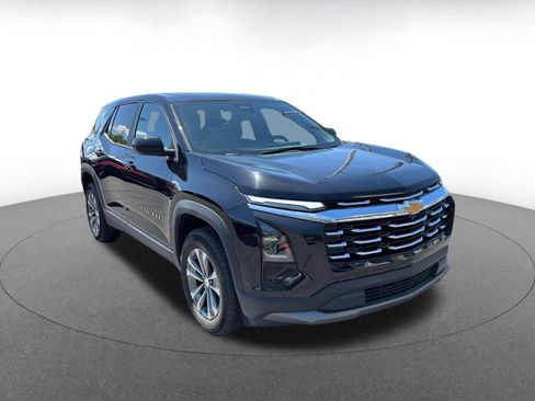 Used 2025 Chevrolet Equinox LT AWD/4WD image 1