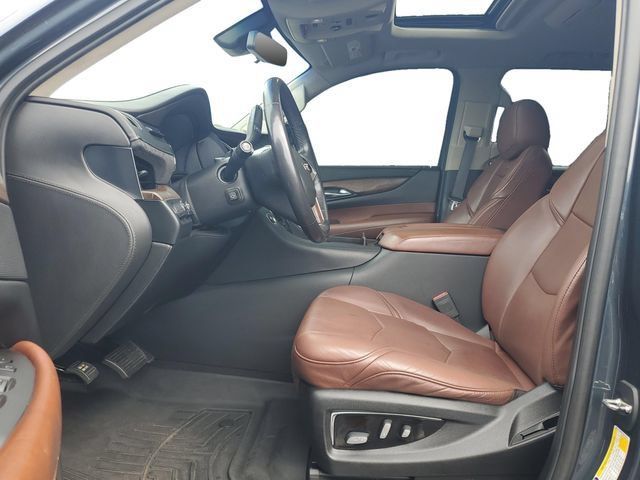 Used 2019 Cadillac Escalade Luxury AWD/4WD image 5