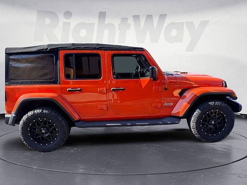 Used 2018 Jeep Wrangler Unlimited Sahara w/ Dual Top Group AWD/4WD image 6