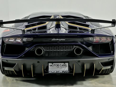 Used 2019 Lamborghini Aventador SVJ image 17