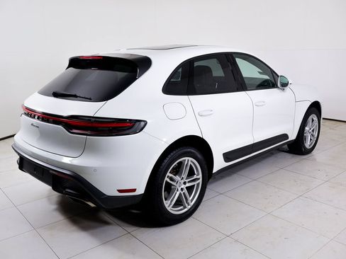 Certified 2026 Porsche Macan AWD/4WD image 12