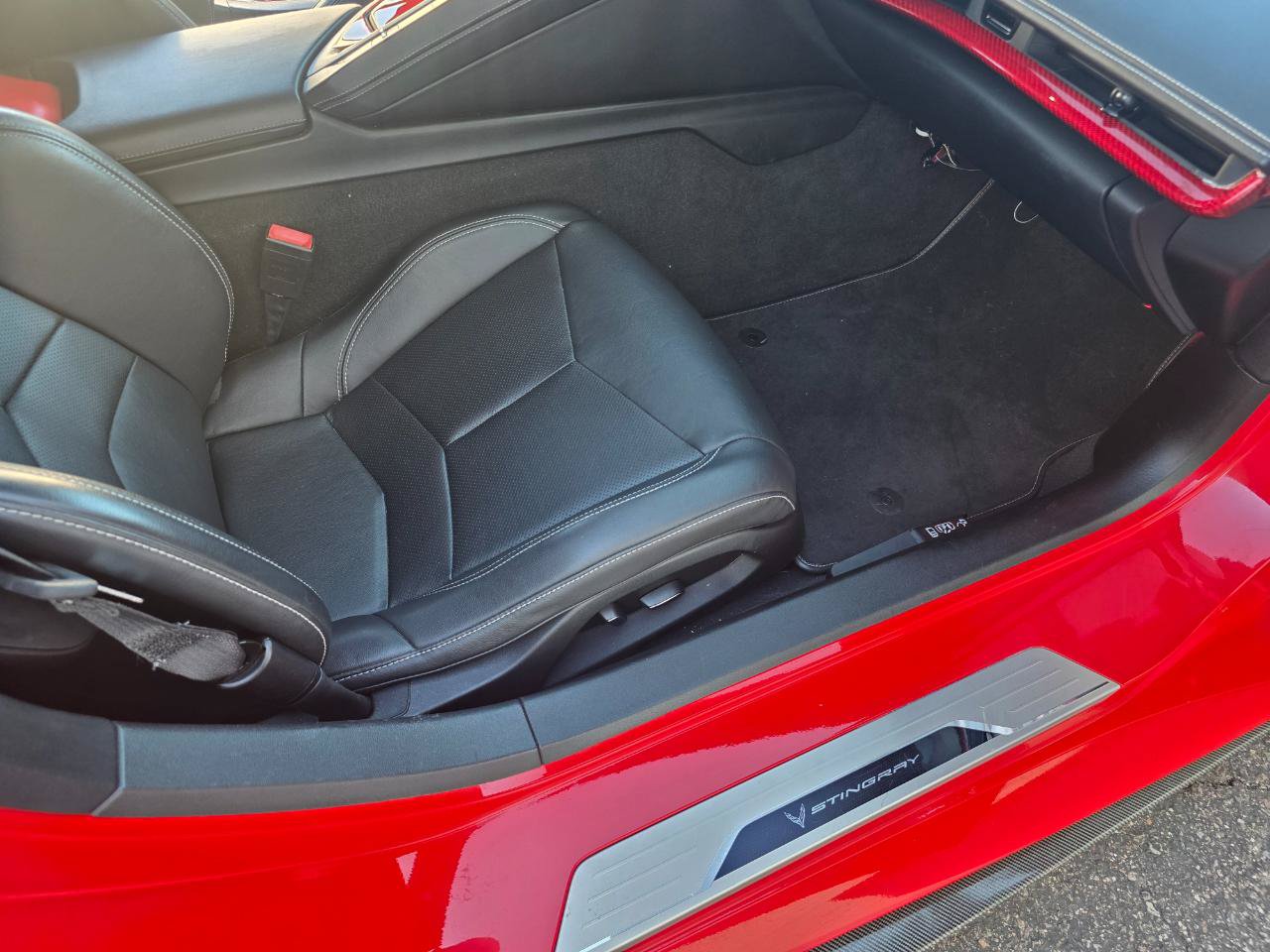 Used 2020 Chevrolet Corvette Stingray Coupe w/ 1LT RWD image 23