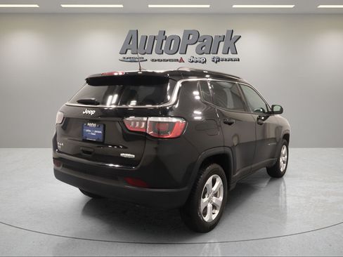 Certified 2019 Jeep Compass Latitude w/ Cold Weather Group AWD/4WD image 6