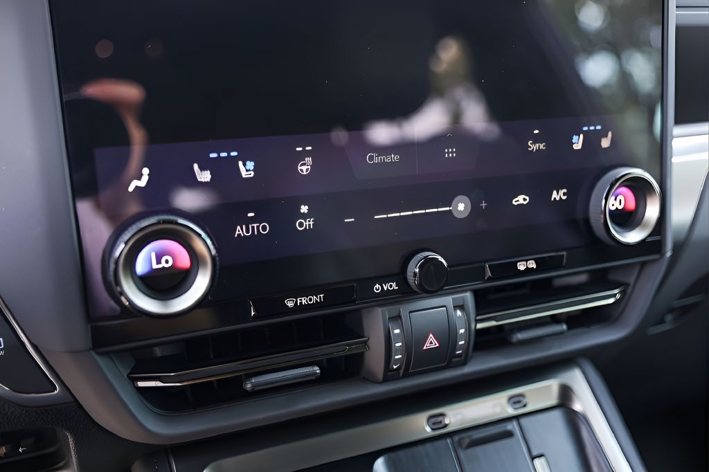Used 2024 Lexus GX 550 AWD/4WD image 17