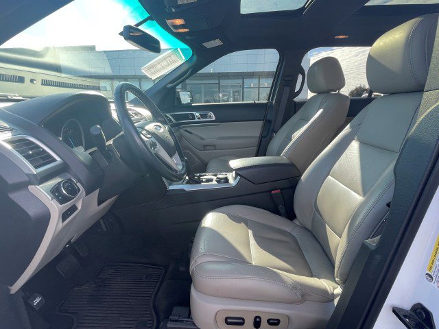 Used 2015 Ford Explorer XLT w/ Equipment Group 202B AWD/4WD image 5