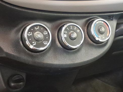 Used 2014 Toyota Yaris LE FWD image 13