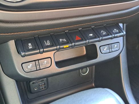 Used 2021 GMC Canyon AT4 w/ Driver Alert Package image 22