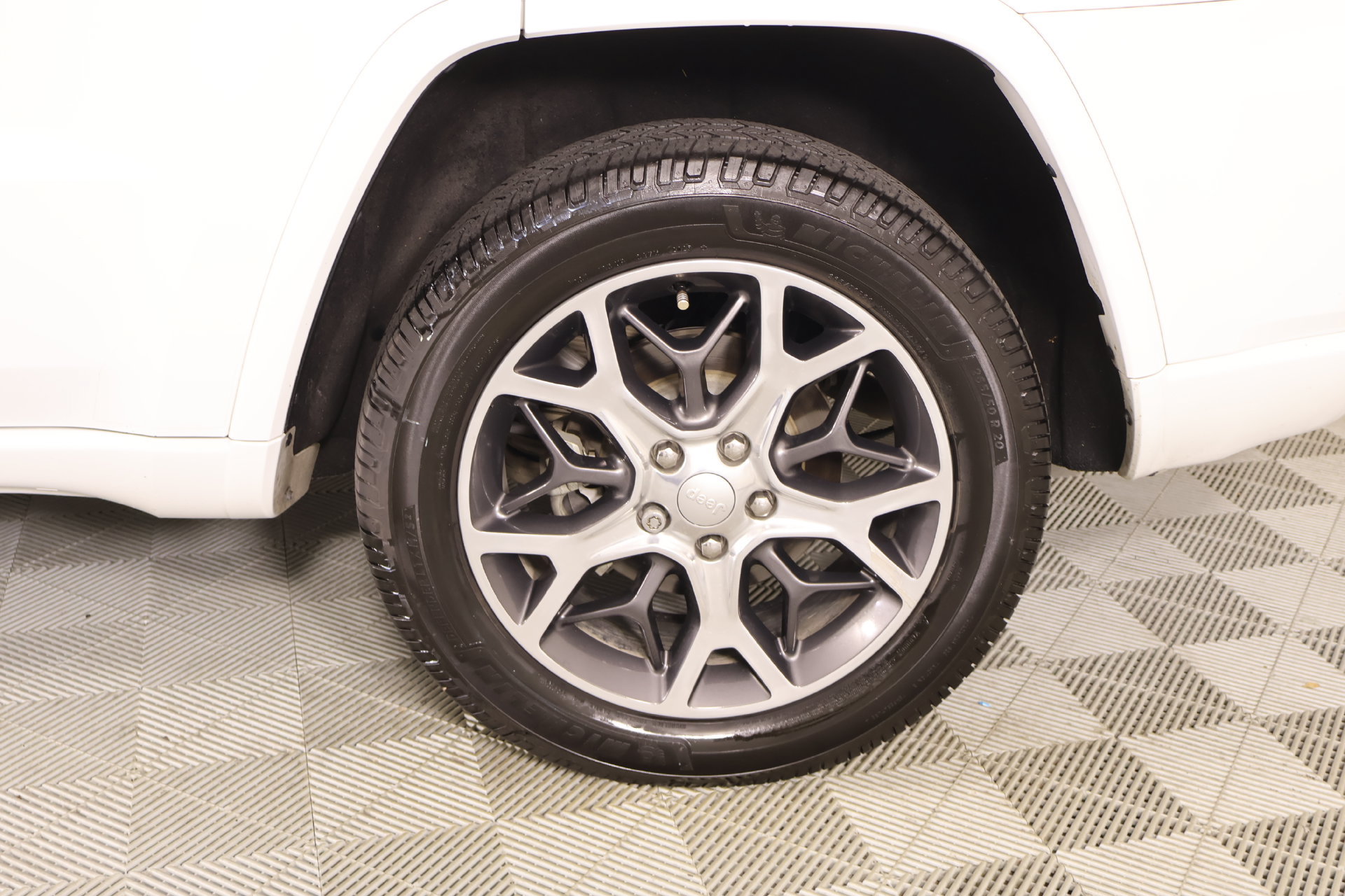 Used 2019 Jeep Grand Cherokee Overland AWD/4WD image 20
