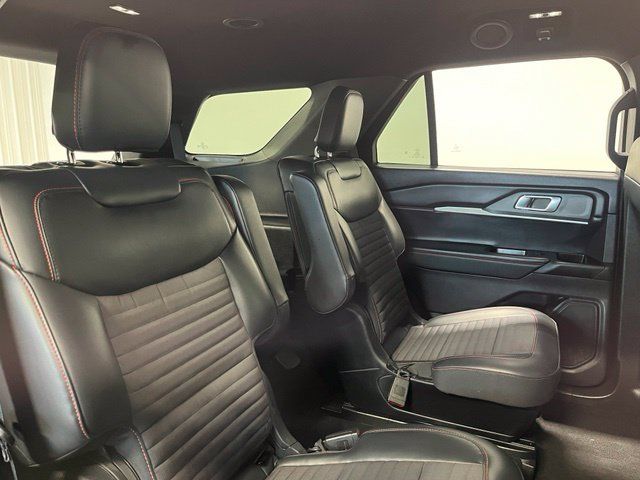 Used 2025 Ford Explorer ST-Line AWD/4WD image 14