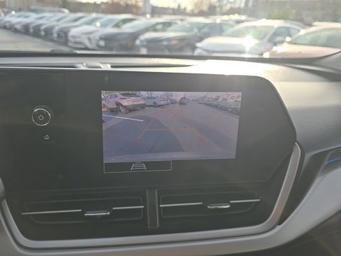 Used 2024 Chevrolet Trax LS image 29