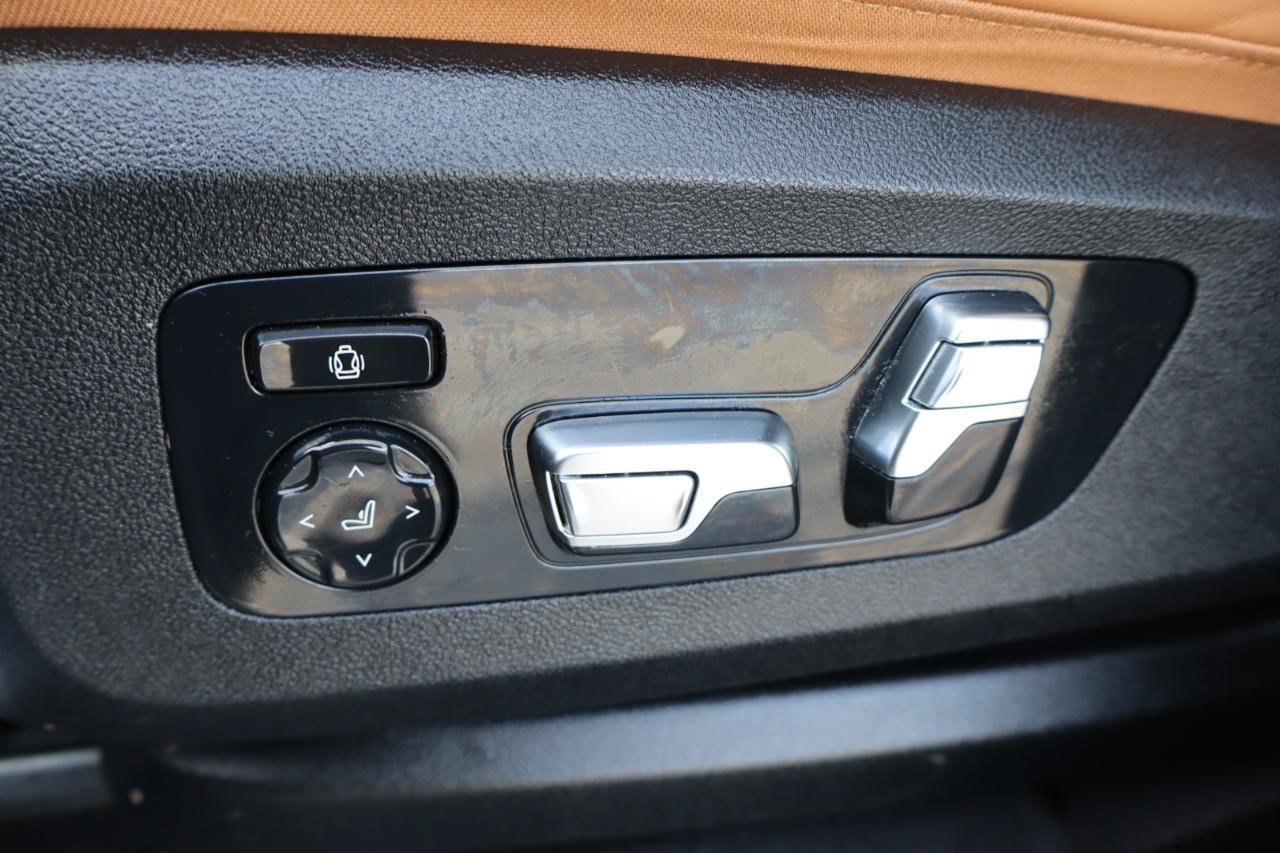 Used 2023 BMW X7 xDrive40i w/ Premium Package AWD/4WD image 12
