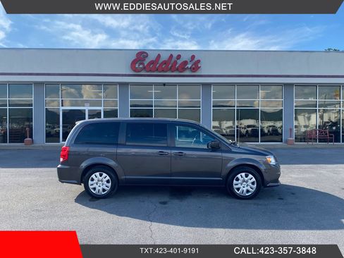 Used 2018 Dodge Grand Caravan SE w/ UConnect Hands-Free Group FWD image 1