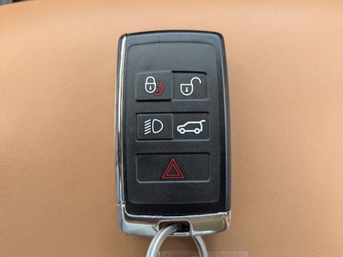 Used 2023 Land Rover Defender 130 First Edition image 33