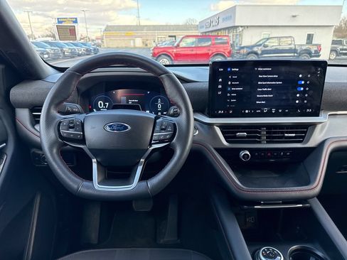 Used 2025 Ford Explorer ST-Line w/ ST-Line Street Pack AWD/4WD image 9