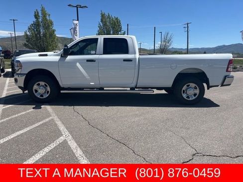 Used 2024 RAM 2500 Tradesman w/ Chrome Appearance Group AWD/4WD image 6