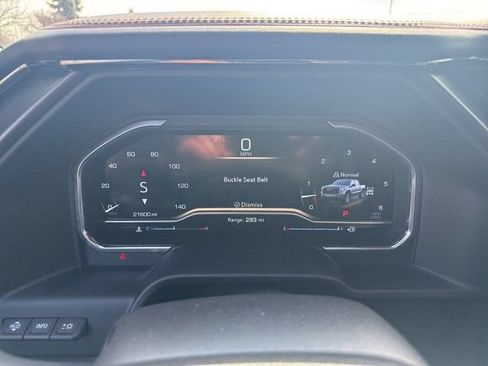 Used 2024 GMC Sierra 1500 AT4 w/ Technology Package AWD/4WD image 7