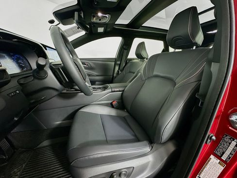 Certified 2025 Toyota Crown Signia w/ Advanced Technology Package image 22