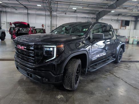 Used 2026 GMC Sierra 1500 Elevation w/ Preferred Package image 6