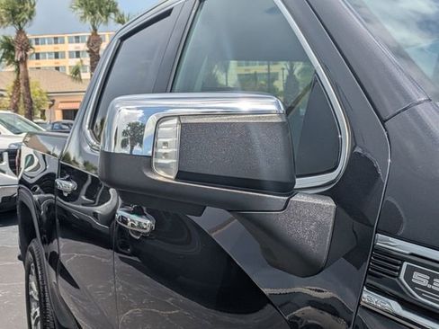 Used 2025 GMC Sierra 1500 SLT AWD/4WD image 15