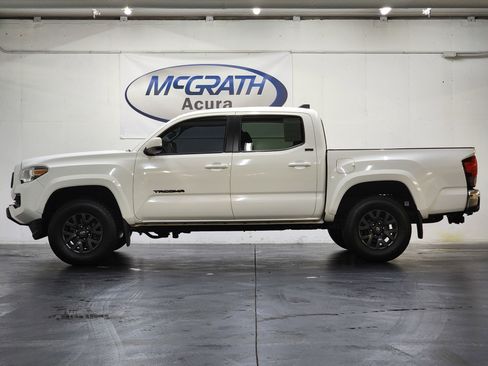 Used 2023 Toyota Tacoma SR5 image 9