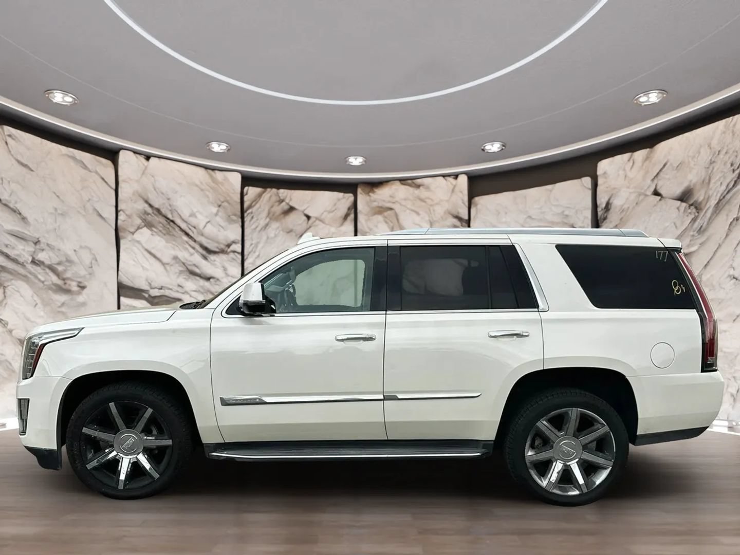 Used 2015 Cadillac Escalade Luxury AWD/4WD image 5