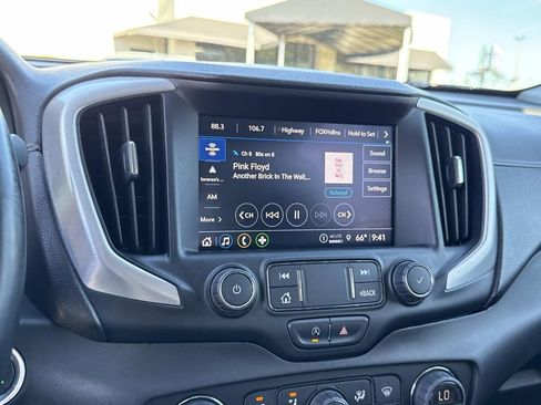 Used 2023 GMC Terrain SLT image 24