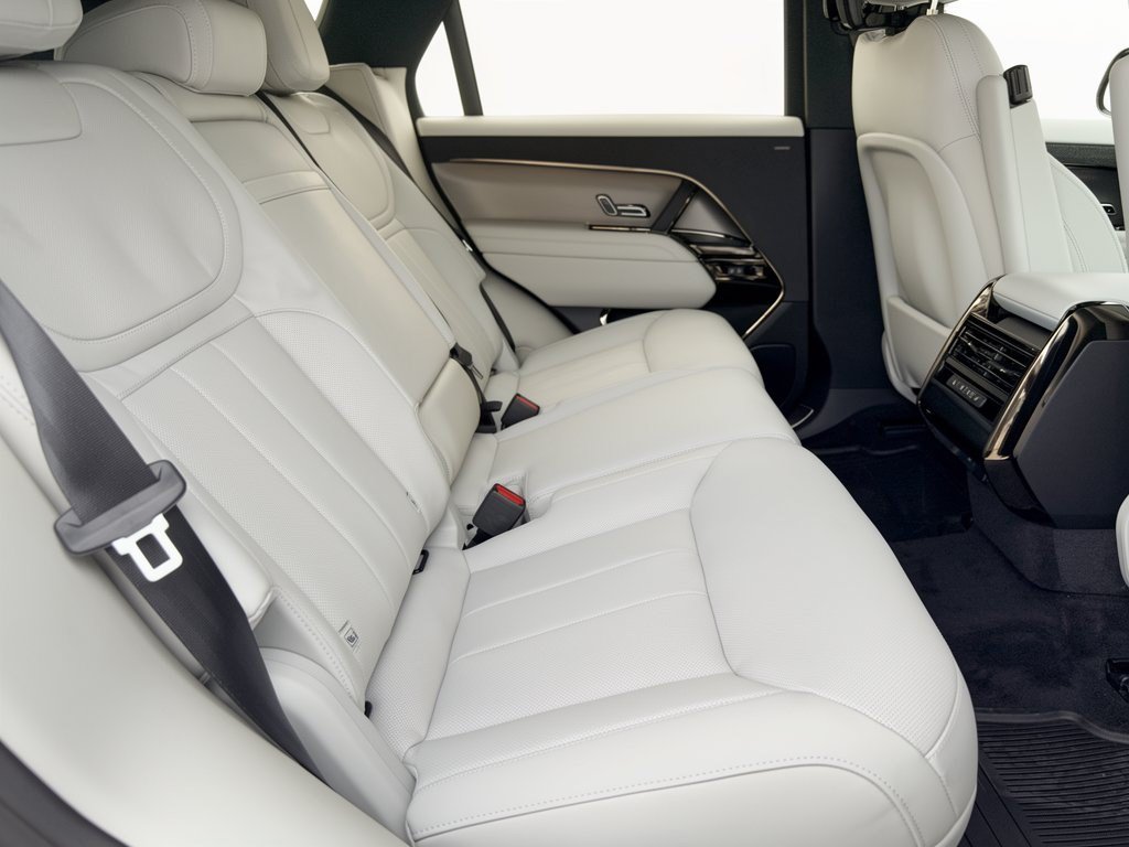 New 2027 Land Rover Range Rover Sport SE AWD/4WD image 27