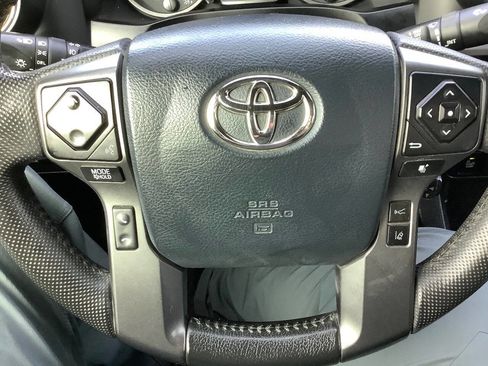 Used 2020 Toyota Tacoma TRD Off-Road image 40