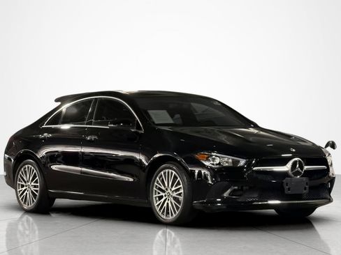 Used 2023 Mercedes-Benz CLA 250 4MATIC image 7