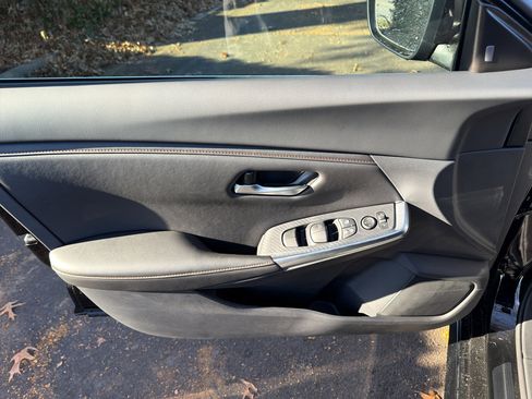 New 2025 Nissan Sentra SR image 17