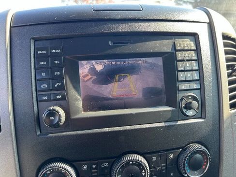 Used 2018 Mercedes-Benz Sprinter 2500 image 15