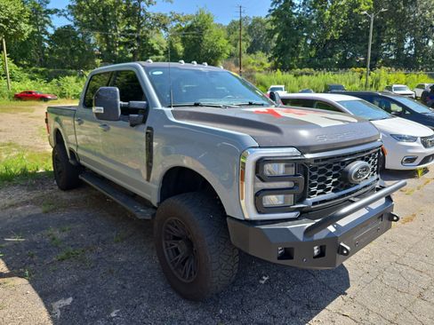 Used 2025 Ford F250 Lariat w/ Lariat Ultimate Package AWD/4WD image 1