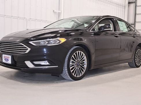 Certified 2017 Ford Fusion SE w/ Fusion SE Technology Package image 6
