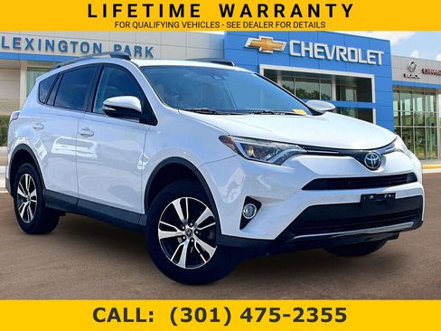 Used 2018 Toyota RAV4 XLE AWD/4WD image 1