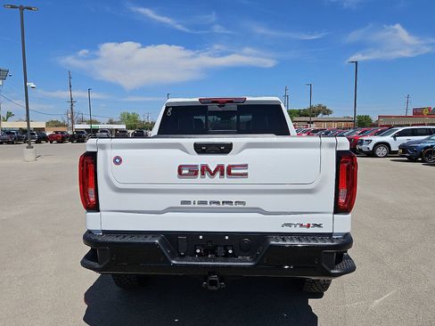 New 2026 GMC Sierra 1500 AT4X image 4